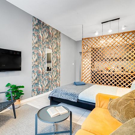 Papuga Apartment ~ 700M Main Square ~ Self Check-In 24H Вроцлав Екстериор снимка