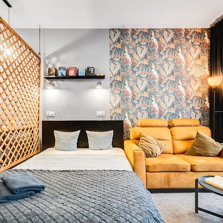 Papuga Apartment ~ 700M Main Square ~ Self Check-In 24H Вроцлав Екстериор снимка